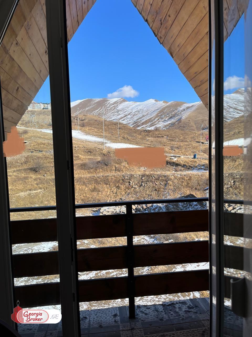 იყიდება ახალი გარემონტებული 3 ოთახიანი ბინა გუდაურში